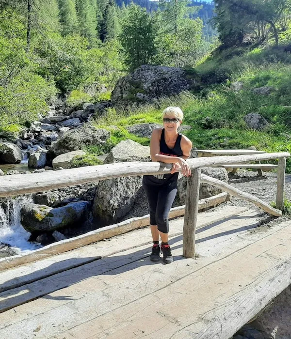 Laura Bettinelli, Consulente viaggi