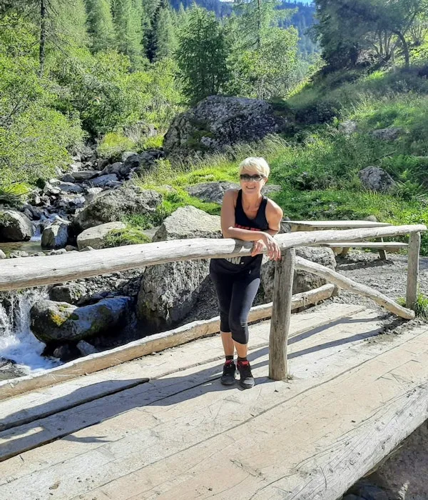 Laura Bettinelli, Consulente viaggi